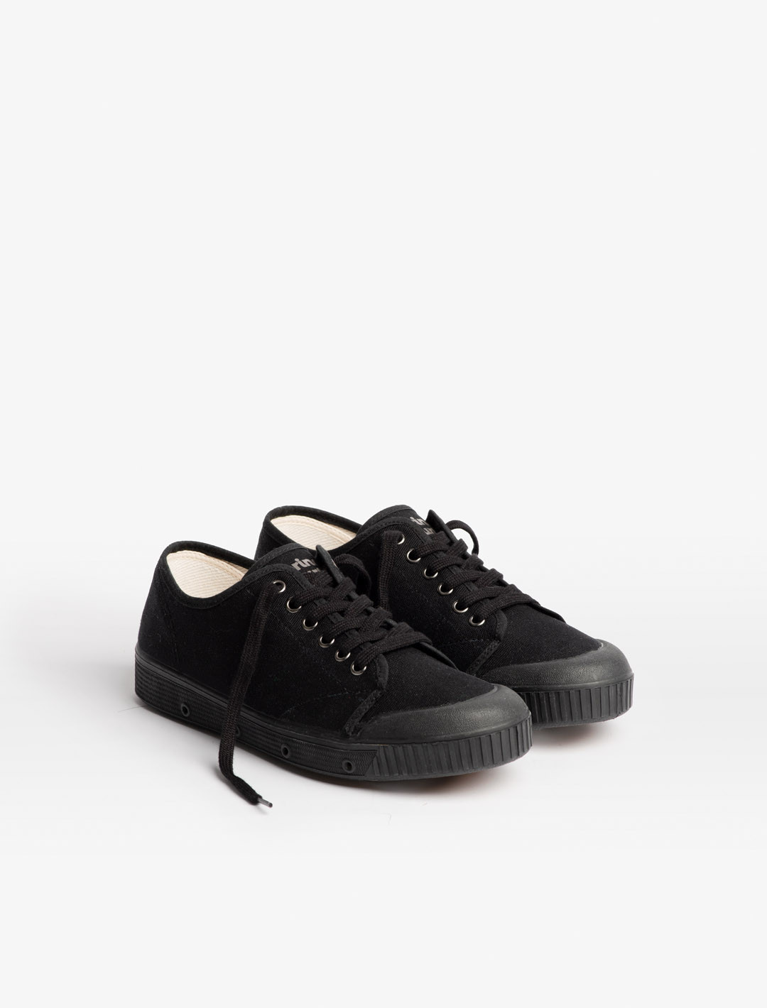 Canvas trainer | Spring Court